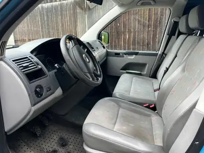 VW T5 1.9 TDI 84 — Monospace pratique et fiable, 253 000 km — side view