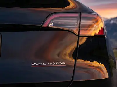 Tesla Model Y Performance AWD — SUV électrique 534 ch, 86000 km seulement — dashboard