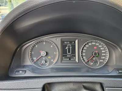 VW T5 2.0 TDI 140 CL — Monospace 7 places diesel, équipé et sans sinistre — Miniature 9