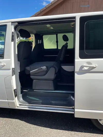 VW T5 2.0 TDI 140 CL — Monospace 7 places diesel, équipé et sans sinistre — Miniature 16