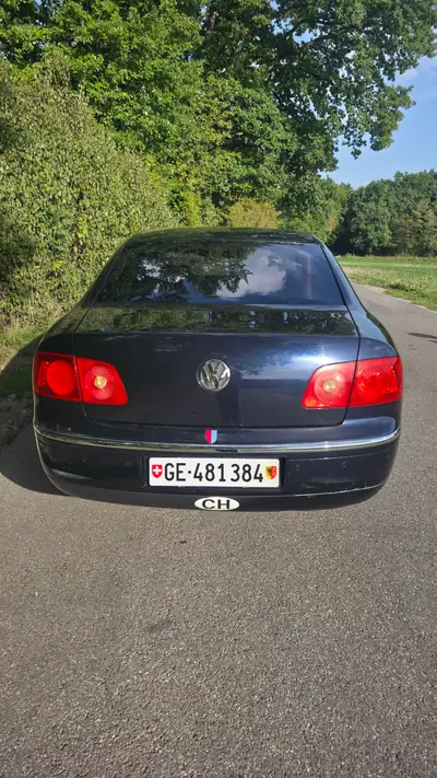 Volkswagen Phaeton 3.0 V6 TDI 4motion — Berline premium allemande, 385'000 km, jantes BBS R20 — Miniature 8