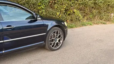 Volkswagen Phaeton 3.0 V6 TDI 4motion — Berline premium allemande, 385'000 km, jantes BBS R20 — Miniature 14