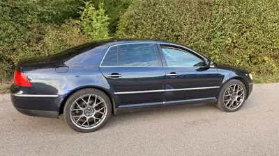 Volkswagen Phaeton 3.0 V6 TDI 4motion — Berline premium allemande, 385'000 km, jantes BBS R20 — Miniature 13