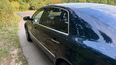Volkswagen Phaeton 3.0 V6 TDI 4motion — Berline premium allemande, 385'000 km, jantes BBS R20 — Miniature 17