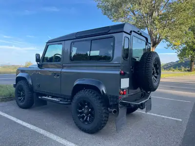 Land Rover Defender 2.2 TD4 SW Legend — Robustesse légendaire et équipements premium — Armaturenbrett