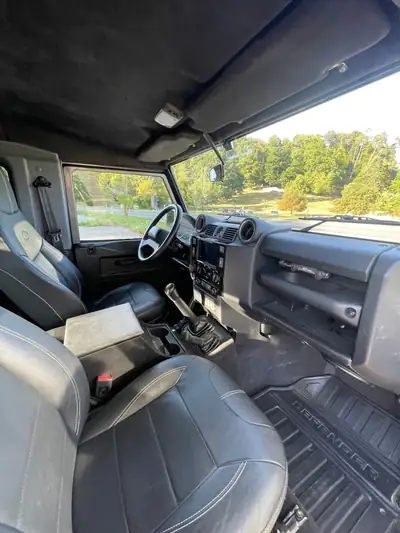 Land Rover Defender 2.2 TD4 SW Legend — Robustesse légendaire et équipements premium — Miniatur 12