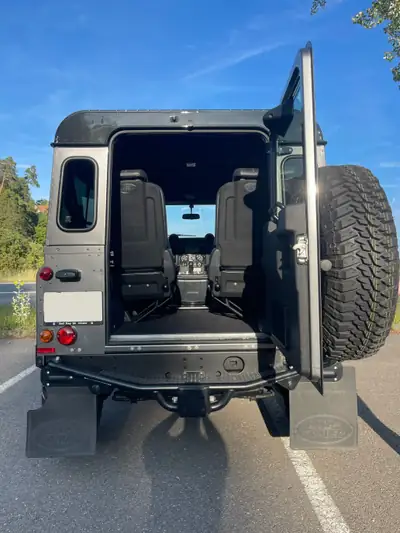 Land Rover Defender 2.2 TD4 SW Legend — Robustesse légendaire et équipements premium — Miniatur 13