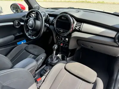 MINI Cooper S JCW 2016 — Performance sportive et équipements premium — detail