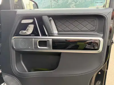 Mercedes-Benz G 63 AMG — Le SUV légendaire à moteur V8 biturbo haute performance — Miniature 13