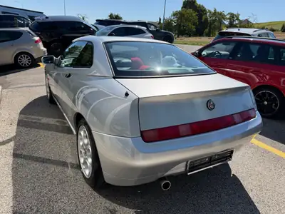 Alfa Romeo GTV 3.0 V6 24V Elegant — Coupé sportif 218 ch, sans accident — intérieur