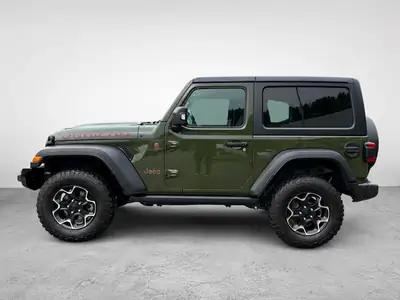 Jeep Wrangler Rubicon 2.0 Turbo 2024 — SUV 4x4 préparé avec seilwinde et accessoires off-road premium — arrière