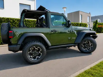 Jeep Wrangler Rubicon 2.0 Turbo 2024 — SUV 4x4 préparé avec seilwinde et accessoires off-road premium — Miniature 9
