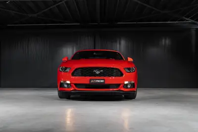 Ford Mustang Convertible 2.3 Automat — Cabriolet mythique, 317 ch et faible kilométrage — intérieur