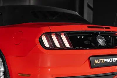 Ford Mustang Convertible 2.3 Automat — Cabriolet mythique, 317 ch et faible kilométrage — Miniature 25