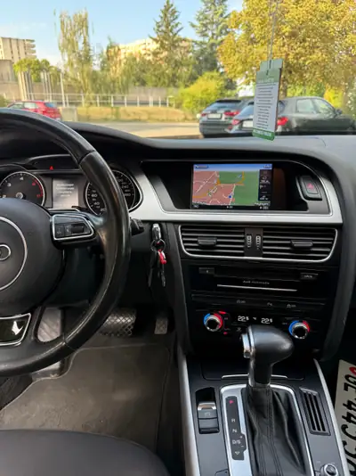 Audi A4 Avant 2.0 TDI — Break diesel efficace, entretien à jour — tableau de bord