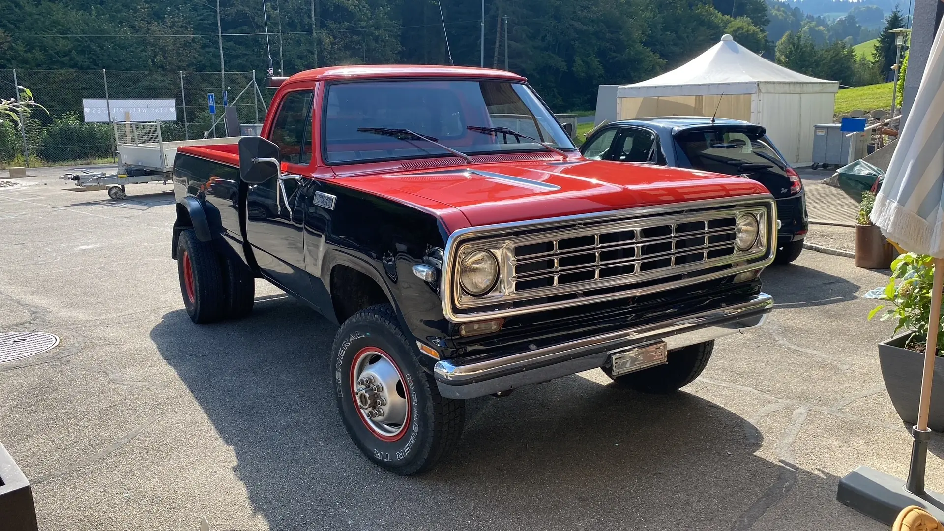 Dodge Ram 1976 — Véhicule de pompiers historique, 28000 km seulement