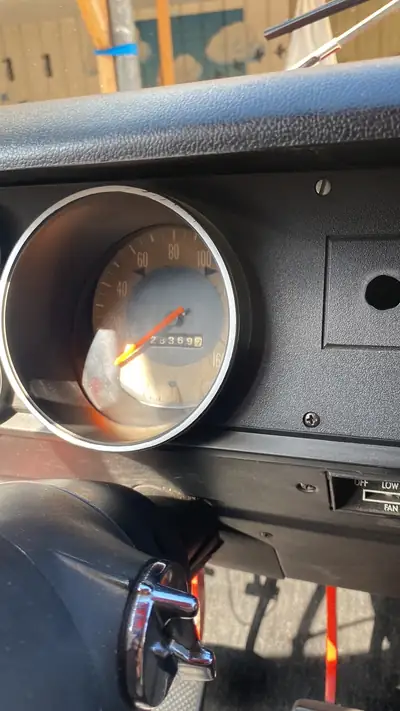 Dodge Ram 1976 — Véhicule de pompiers historique, 28000 km seulement — détail