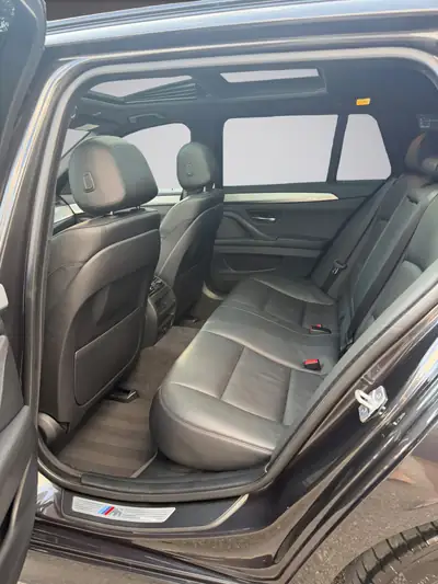 BMW 530d Touring xDrive — Break diesel performant, M Sport, faible consommation — Miniature 11