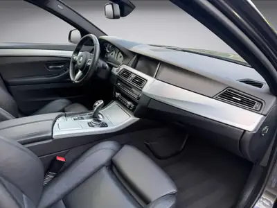 BMW 530d Touring xDrive — Break diesel performant, M Sport, faible consommation — Miniature 14