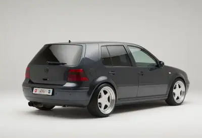 VW Golf 1.8 T GTI RS Edition 1999 — Youngtimer authentique, tuning homologué & frais d'entretien — tableau de bord