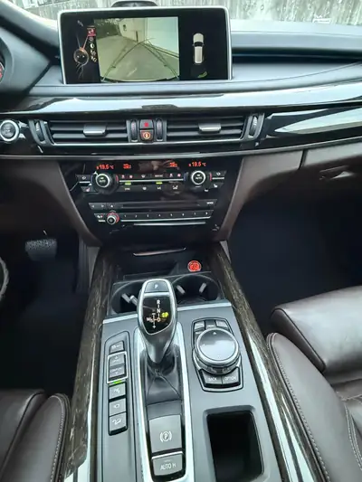 BMW X5 50i xDrive — SUV prestige 449 ch, M-Sportpaket, sans sinistre — détail