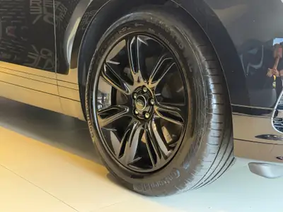 Range Rover Velar R-Dynamic D 300 — Diesel MHEV hybride, 37'000 km seulement — dettaglio