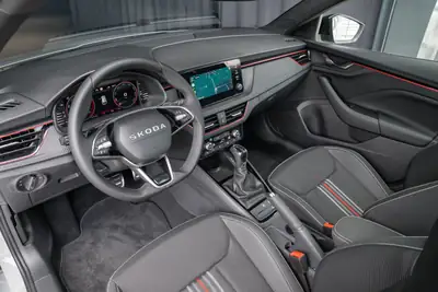 Skoda Scala 1.5 TSI Monte Carlo DSG — Berline dynamique, quasi neuve avec garantie constructeur — Miniature 13