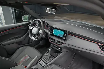 Skoda Scala 1.5 TSI Monte Carlo DSG — Berline dynamique, quasi neuve avec garantie constructeur — Miniature 14