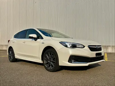 Subaru Impreza 2.0i e-Boxer Swiss Plus — Hybride légère, 4x4 fiable, très peu roulée — Außenansicht