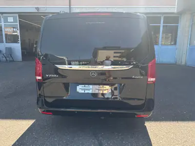 Mercedes-Benz V 250 d Swiss Edition — Monospace premium 7 places, 4Matic, topologie complète — intérieur