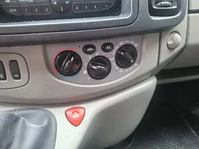Opel Vivaro 2.0 CDTI 90 — Utilitaire compact fiable, sans sinistre, 154 800 km — Thumbnail 9