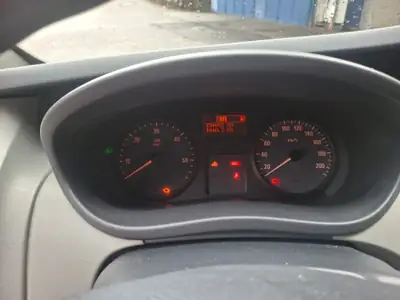 Opel Vivaro 2.0 CDTI 90 — Utilitaire compact fiable, sans sinistre, 154 800 km — Thumbnail 8