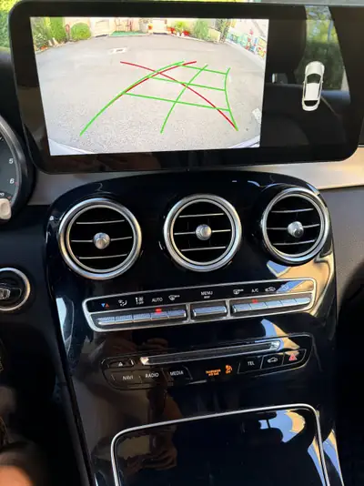 Mercedes-Benz GLC 220 d 4MATIC — SUV premium diesel, entretien impeccable — intérieur