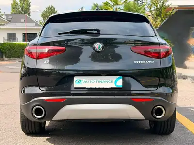 Alfa Romeo Stelvio 2.0 Super Q4 — SUV sportif essence, 280 ch, traction intégrale — tableau de bord
