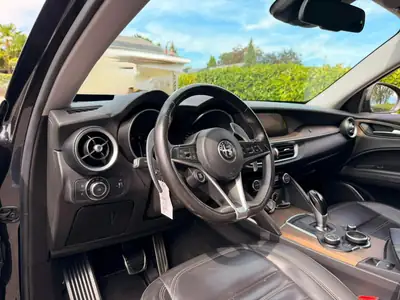 Alfa Romeo Stelvio 2.0 Super Q4 — SUV sportif essence, 280 ch, traction intégrale — Miniature 10