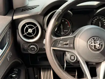 Alfa Romeo Stelvio 2.0 Super Q4 — SUV sportif essence, 280 ch, traction intégrale — Miniature 13