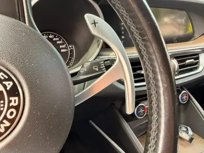 Alfa Romeo Stelvio 2.0 Super Q4 — SUV sportif essence, 280 ch, traction intégrale — Miniature 16