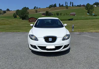 SEAT Leon 1.8 TSI Stylance — Berline dynamique, fraîchement contrôlée, 8 pneus inclus — exterior view