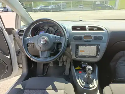 SEAT Leon 1.8 TSI Stylance — Berline dynamique, fraîchement contrôlée, 8 pneus inclus — detail