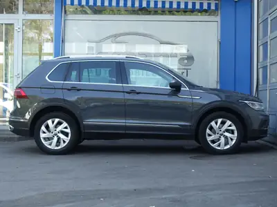 VW Tiguan 2.0 TDI SCR Elegance 4Motion — SUV premium diesel, 1ère main, impeccable — Miniature 8
