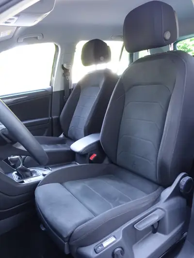 VW Tiguan 2.0 TDI SCR Elegance 4Motion — SUV premium diesel, 1ère main, impeccable — Miniature 9