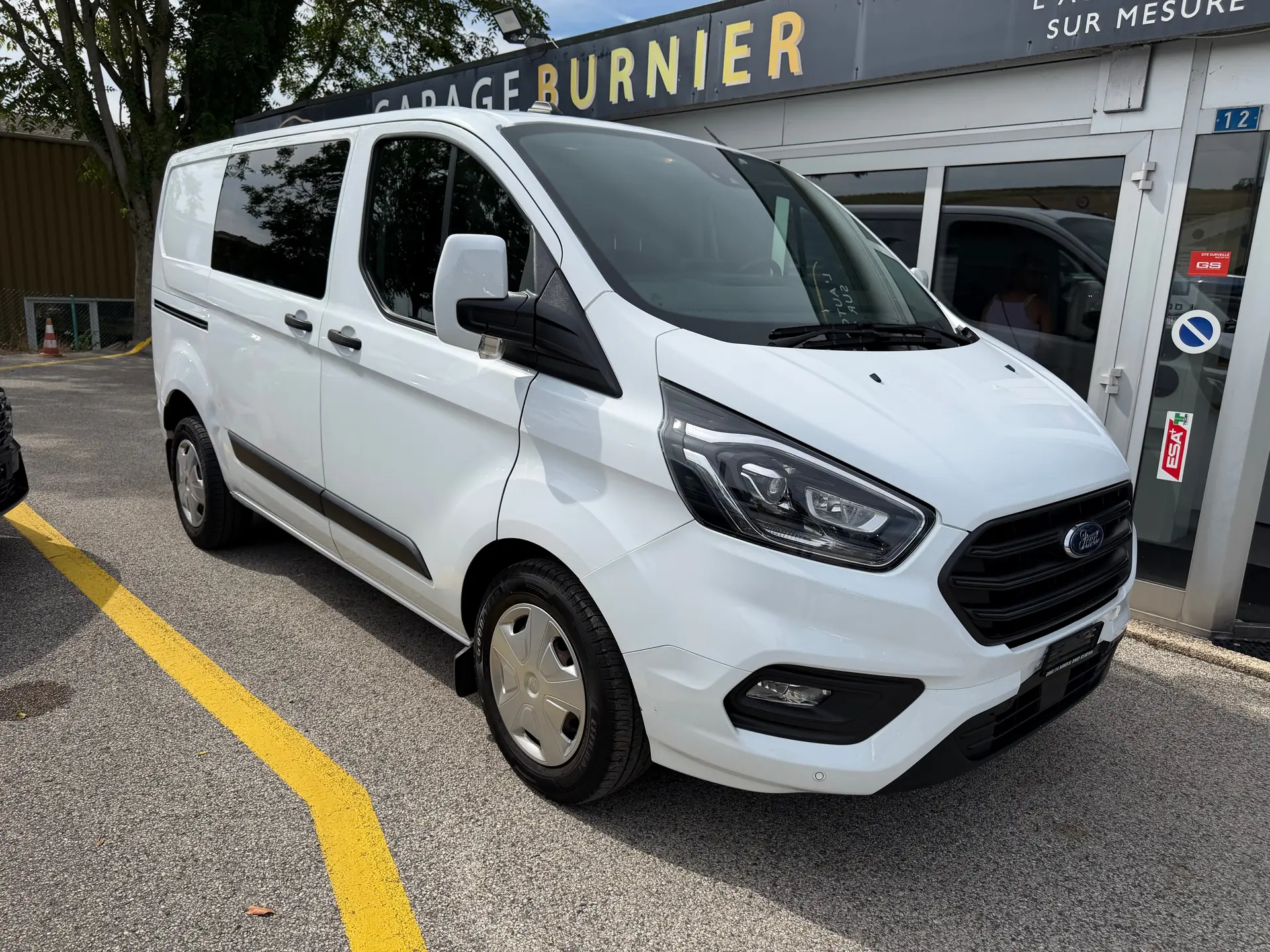 Ford Transit Custom Van 300 L1H1 — Utilitaire polyvalent diesel, 113'000 km seulement
