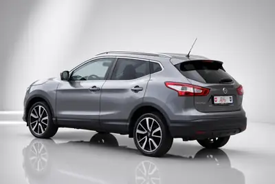 Nissan Qashqai 1.6 dCi Tekna — SUV compact fiable, automatique CVT, faible consommation — arrière