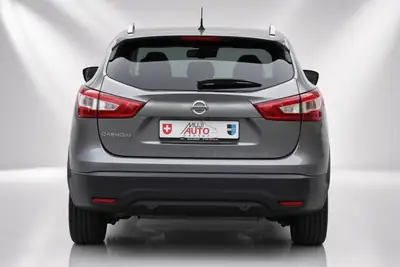 Nissan Qashqai 1.6 dCi Tekna — SUV compact fiable, automatique CVT, faible consommation — intérieur
