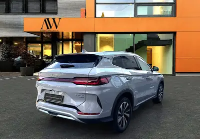 BYD Seal U DM-i Design AWD — SUV hybride rechargeable haute gamme, 100 km seulement — détail