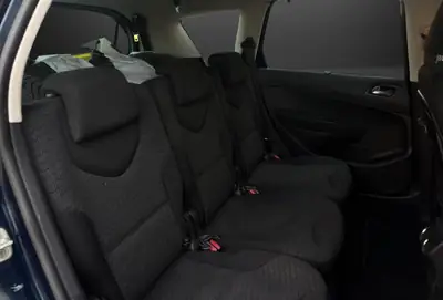 Peugeot 308 SW 2.0 HDi — Monospace 7 places, diesel économique, contrôle technique récent — Miniature 12