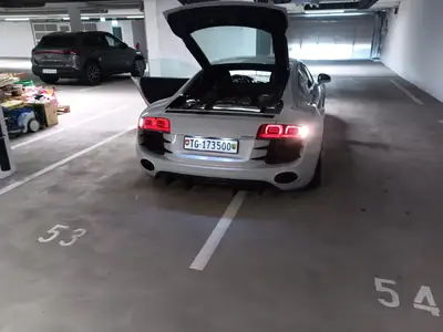 Audi R8 5.2 FSI V10 quattro — Supercar collector, 79'000 km, configuration carbone intégrale — Thumbnail 10