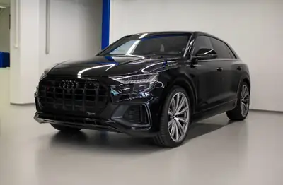 Audi SQ8 4.0 V8 TFSI Quattro — SUV haute performance, sans sinistre, 81000 km — fianco