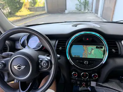 MINI Cooper 1.5i Steptronic — Citadine dynamique, boîte auto, 73'000 km — intérieur