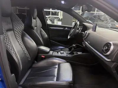 Audi RS3 Limousine 2.5 TSI — 400 ch, quattro intégral et seulement 66'300 km — Miniature 10